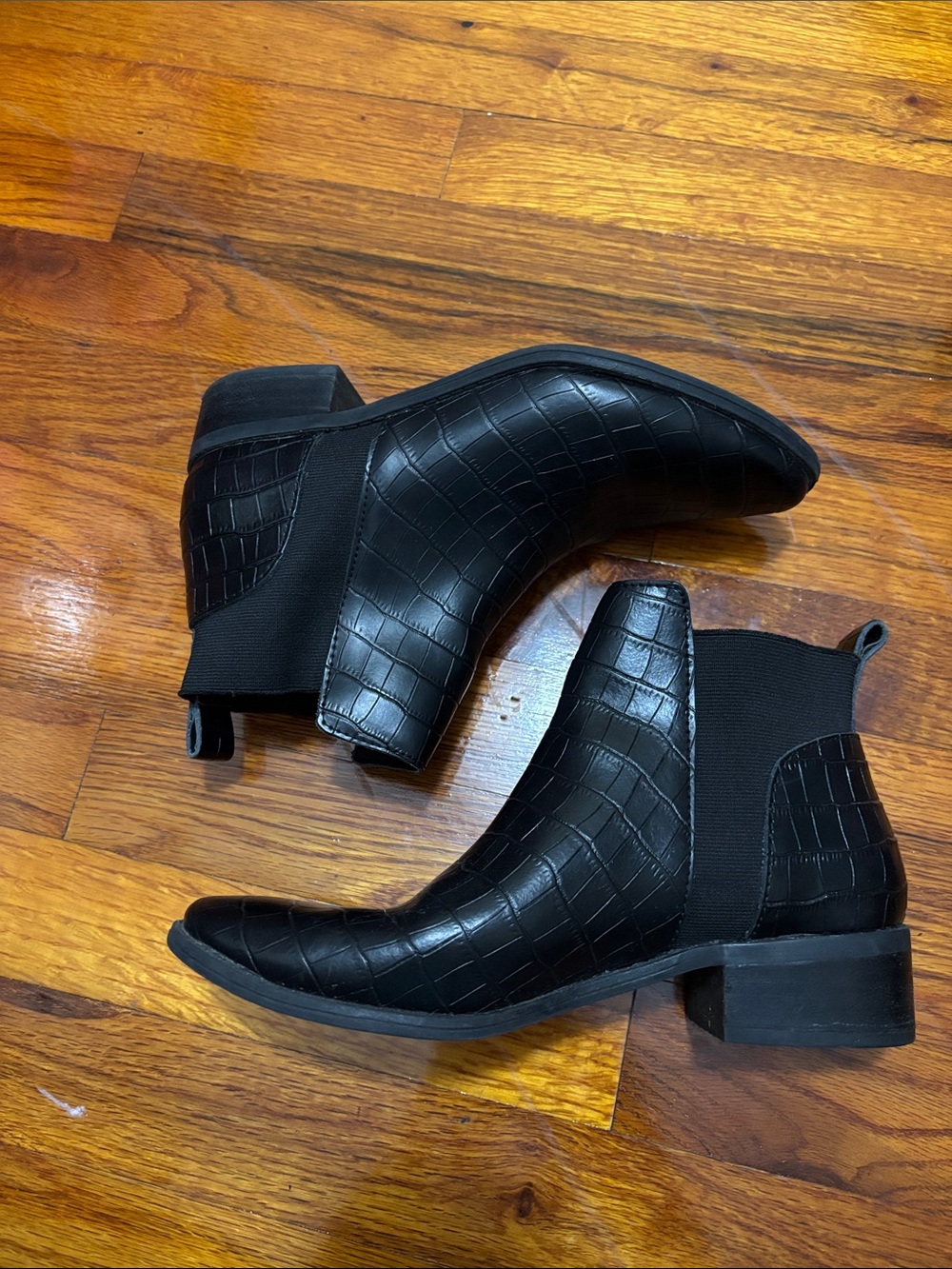 Dolce Vita ‘Tristan’ Black Leather Ankle Chelsea Boots - Picture 2 of 8